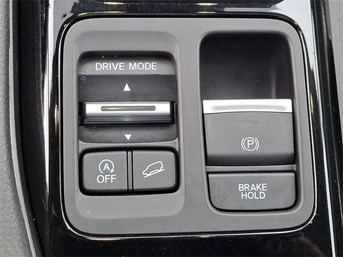 Used 2025 Honda Pilot Touring image 26