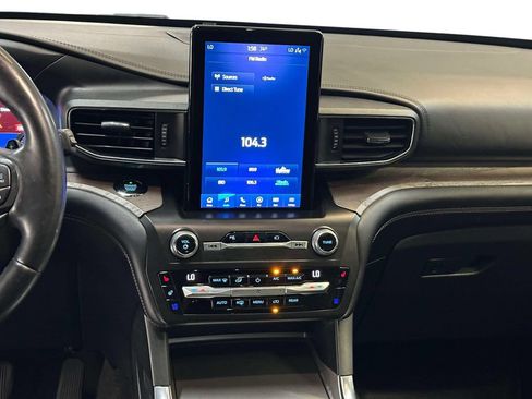 Used 2020 Ford Explorer Platinum w/ Premium Technology Package AWD/4WD image 21