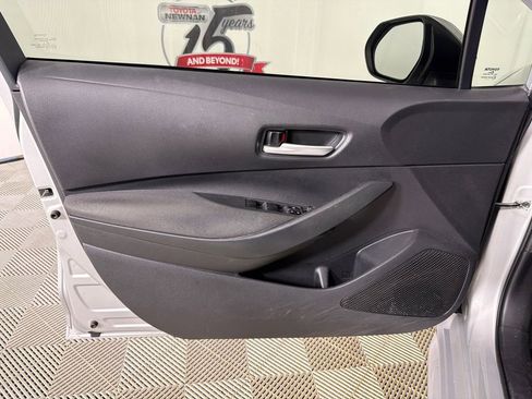 Used 2020 Toyota Corolla LE FWD image 10