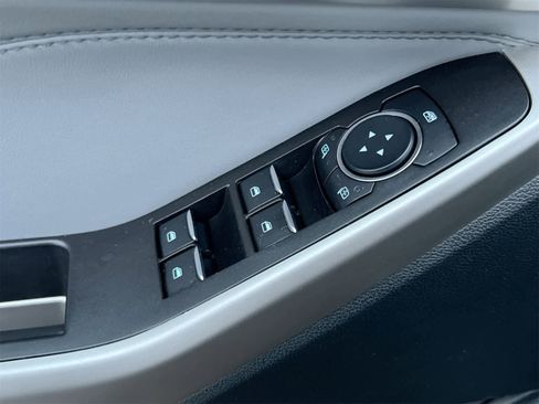 Used 2023 Ford Explorer XLT w/ Equipment Group 202A image 18