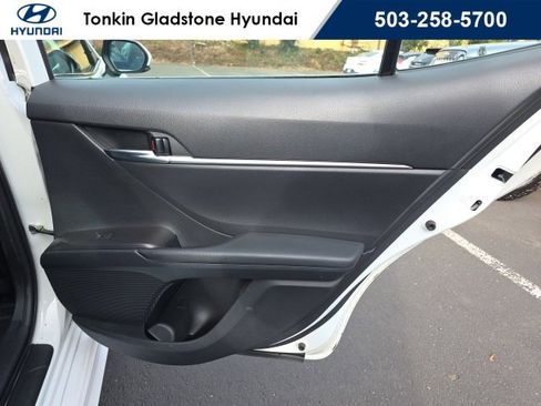 Used 2021 Toyota Camry SE w/ Cold Weather Package image 21