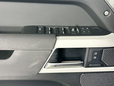 Certified 2023 Land Rover Defender 110 SE image 20