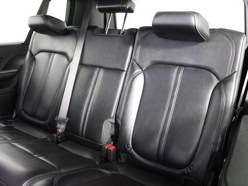 Used 2024 Jeep Wagoneer L Series II RWD image 39