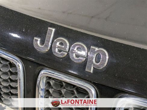 Used 2018 Jeep Compass Latitude w/ Popular Equipment Group image 9