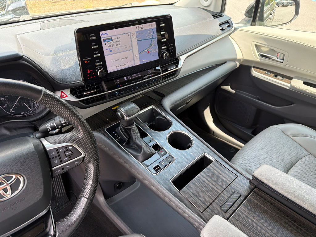 Used 2022 Toyota Sienna Limited AWD/4WD image 28