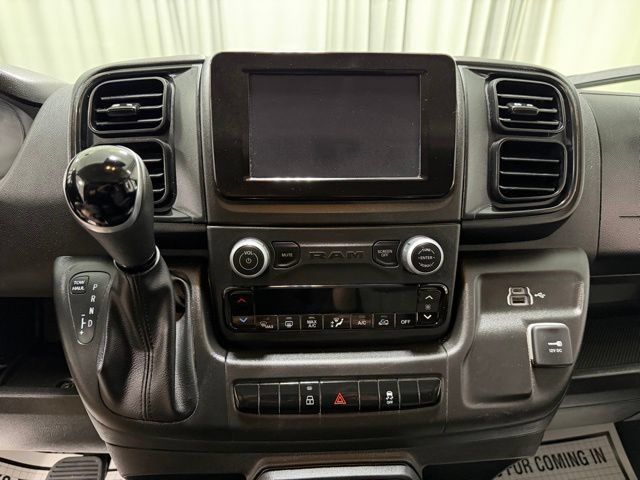 Used 2025 RAM ProMaster 2500 w/ Convenience Group FWD image 12