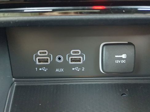 New 2025 Jeep Grand Cherokee Altitude image 8