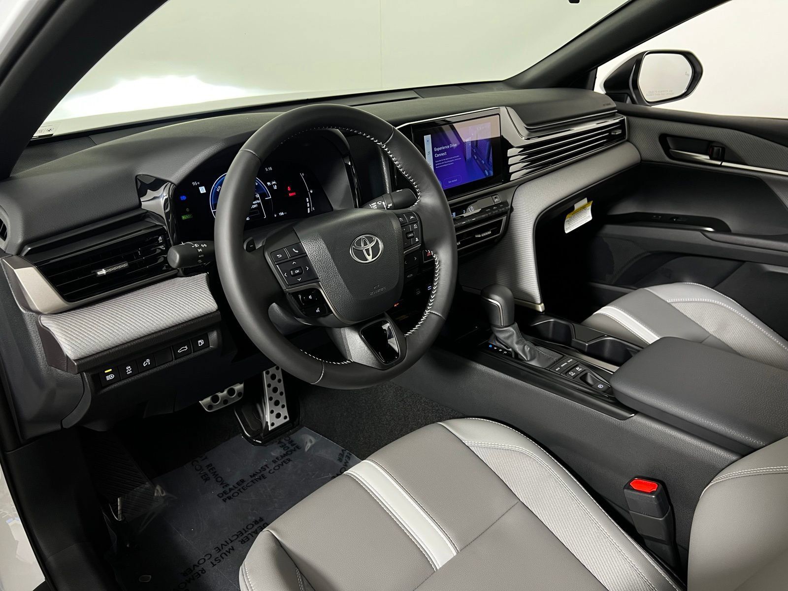 Used 2026 Toyota Camry SE FWD image 12