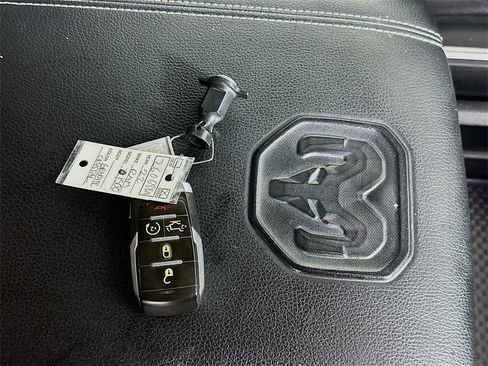 Used 2022 RAM 1500 Laramie image 36