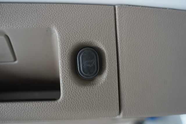 Used 2016 GMC Yukon SLT AWD/4WD image 11