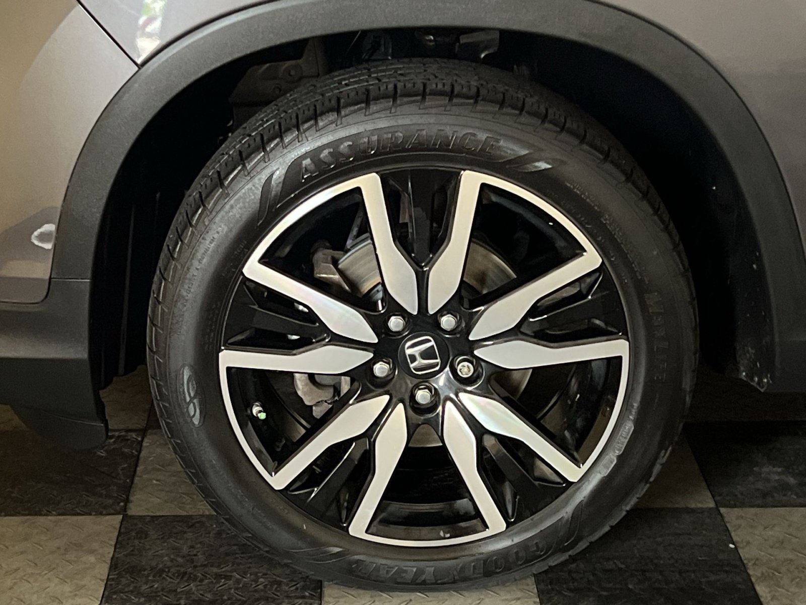 Used 2019 Honda Pilot Touring image 17