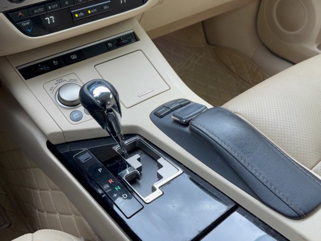 Used 2015 Lexus ES 300h w/ Navigation System Package FWD image 24