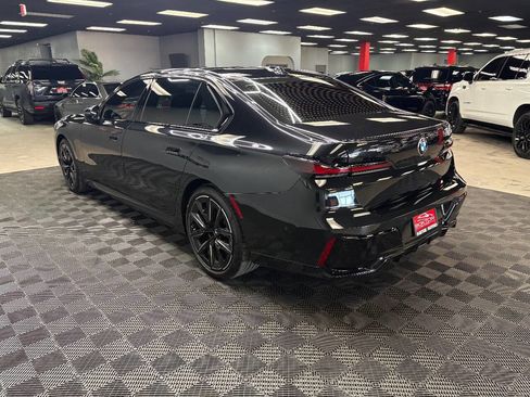 Used 2025 BMW 740i w/ Premium Package image 10