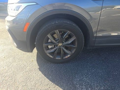 Used 2022 Volkswagen Tiguan SE image 8