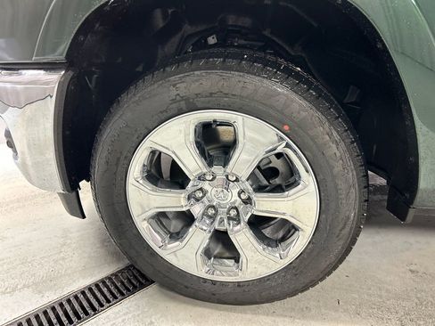 New 2026 RAM 1500 4x4 Crew Cab image 9