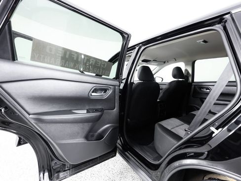 Used 2025 Nissan Rogue SV FWD image 16