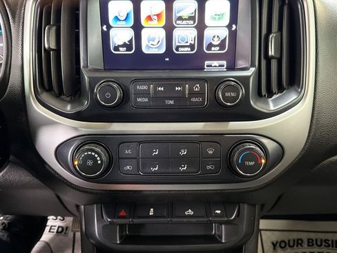 Used 2018 Chevrolet Colorado LT AWD/4WD image 24