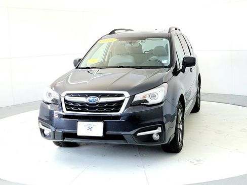 Used 2018 Subaru Forester 2.5i Limited AWD/4WD image 2