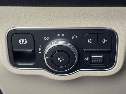 New 2026 Mercedes-Benz GLB 250 4MATIC image 38