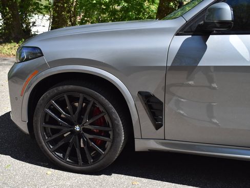 Used 2024 BMW X5 sDrive40i w/ M Sport Package RWD image 14