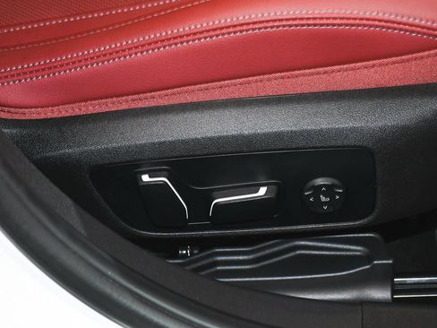 Used 2025 BMW M340i xDrive AWD/4WD image 60