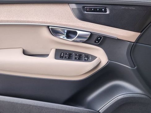New 2026 Volvo XC90 B6 Plus w/ Protection Package Premier image 9