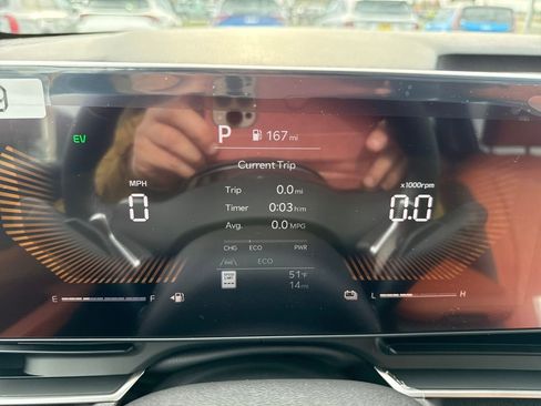 New 2026 Kia Carnival EX image 24