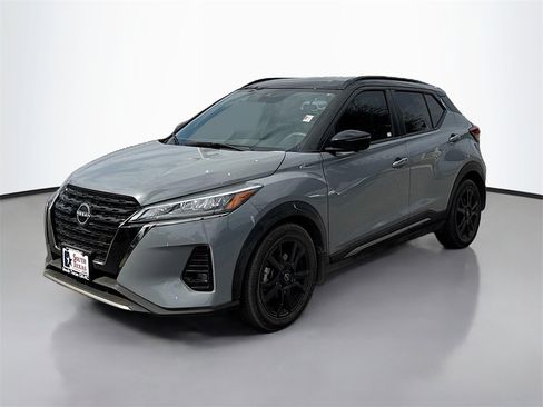 Used 2023 Nissan Kicks SR w/ SR Premium Package image 3