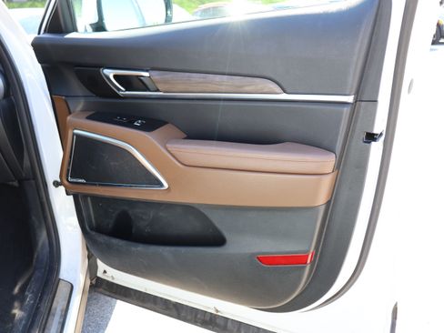 Used 2022 Kia Telluride SX w/ SX Prestige Package AWD/4WD image 9