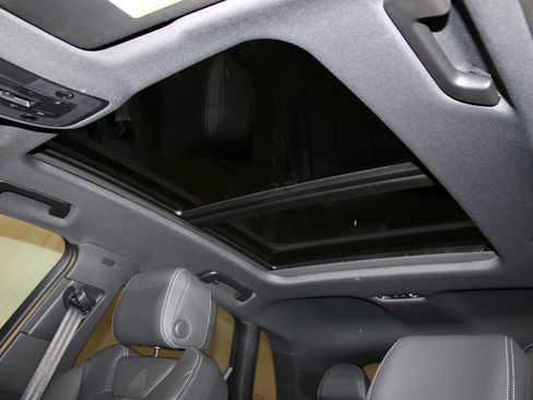 Certified 2025 Audi Q3 2.0T Premium w/ Convenience Package image 5