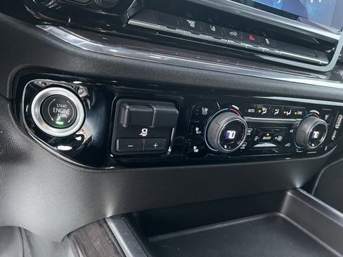 Used 2024 Chevrolet Silverado 2500 LTZ w/ LTZ Convenience Package image 35