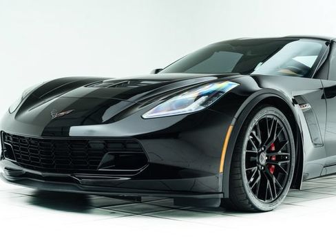 Used 2015 Chevrolet Corvette Z06 w/ 3LZ Preferred Equipment Group RWD image 10