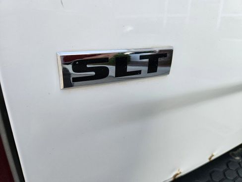 Used 2016 RAM 1500 Classic SLT w/ Luxury Group image 26