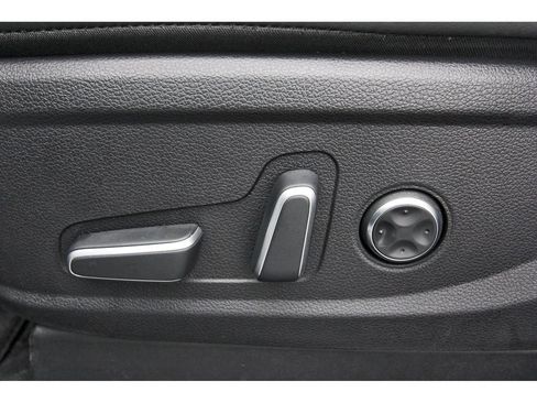 Used 2025 Hyundai Palisade SEL FWD image 32