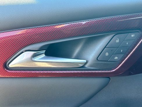 Certified 2024 Chevrolet Traverse RS w/ LPO, Floor Liner Package image 18