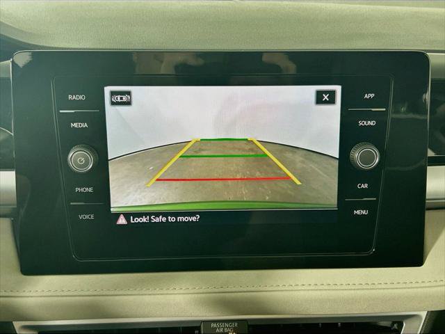 New 2027 Volkswagen Taos SE AWD/4WD image 13