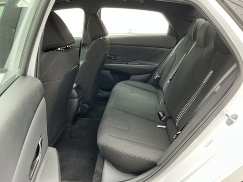 Used 2025 Hyundai Elantra Sport image 19