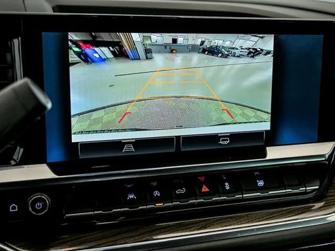 Used 2025 Chevrolet Silverado 1500 LT image 22