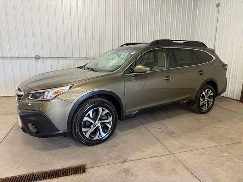 Certified 2022 Subaru Outback Limited AWD/4WD image 2