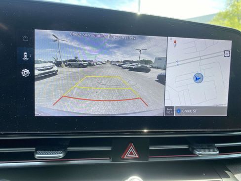 Used 2024 Hyundai Elantra SEL FWD image 25