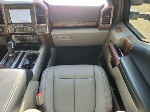 Used 2019 Ford F150 Lariat image 22