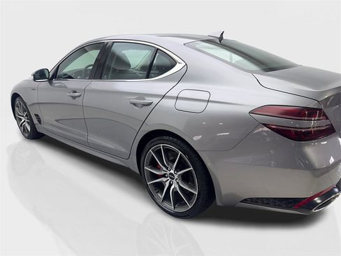 Used 2025 Genesis G70 2.5T image 14