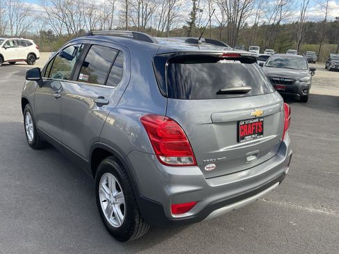 Used 2020 Chevrolet Trax LT AWD/4WD image 3