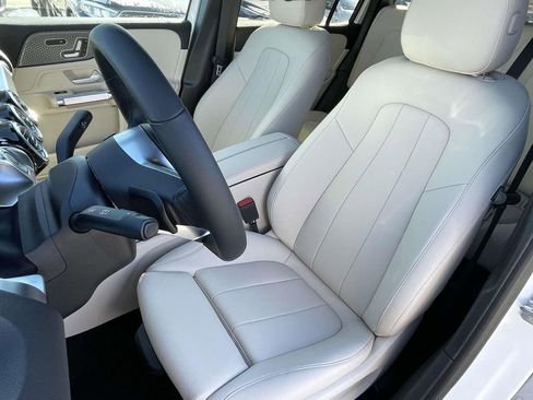 Certified 2025 Mercedes-Benz GLB 250 image 15