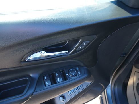 Used 2021 Chevrolet Equinox LT image 15