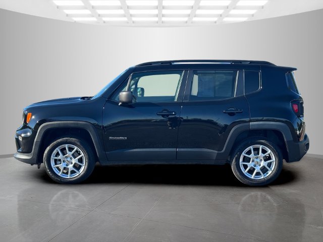 Certified 2022 Jeep Renegade Latitude w/ Convenience Group AWD/4WD image 4
