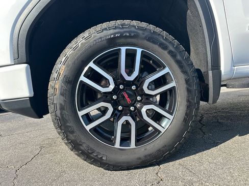Used 2025 GMC Sierra 1500 AT4 w/ AT4 Premium Package image 12