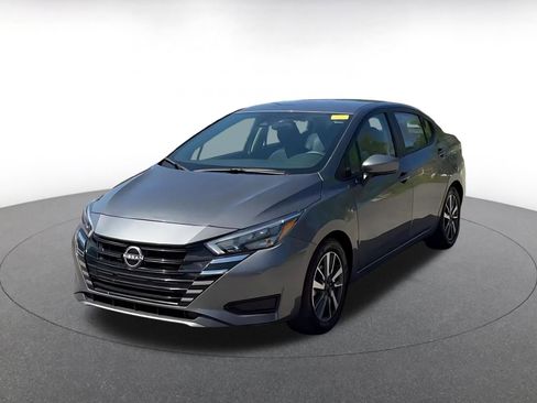 Used 2025 Nissan Versa SV FWD image 4