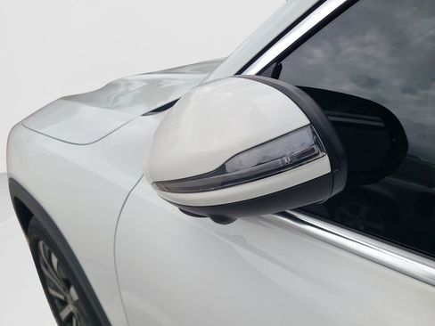 Used 2022 Mercedes-Benz GLB 250 image 34