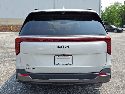 New 2025 Kia Carnival SX Prestige image 6